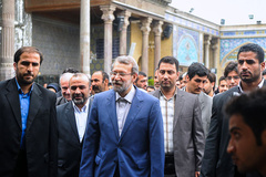 بازدید لاریجانی از حوزه انتخابی در حرم حضرت عبدالعظيم